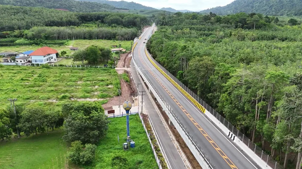 เปิดใช้แล้ว สะพานเชื่อมระบบนิเวศ 'เขาอ่างฤาไน - เขาชะเมา - เขาวง'