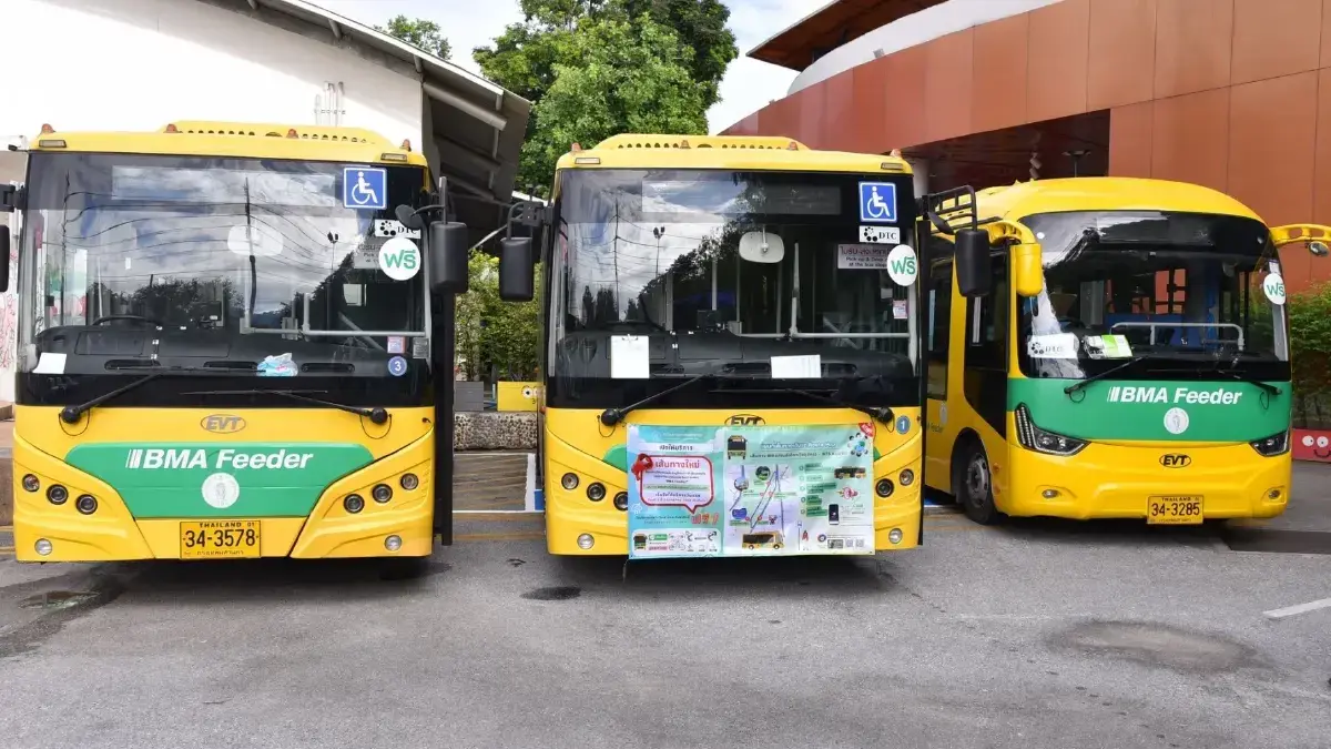 นั่งฟรี BMA Feeder รถบัสเวียนรับ-ส่งรถไฟฟ้า เชื่อมระบบขนส่ง 7 เส้นทาง