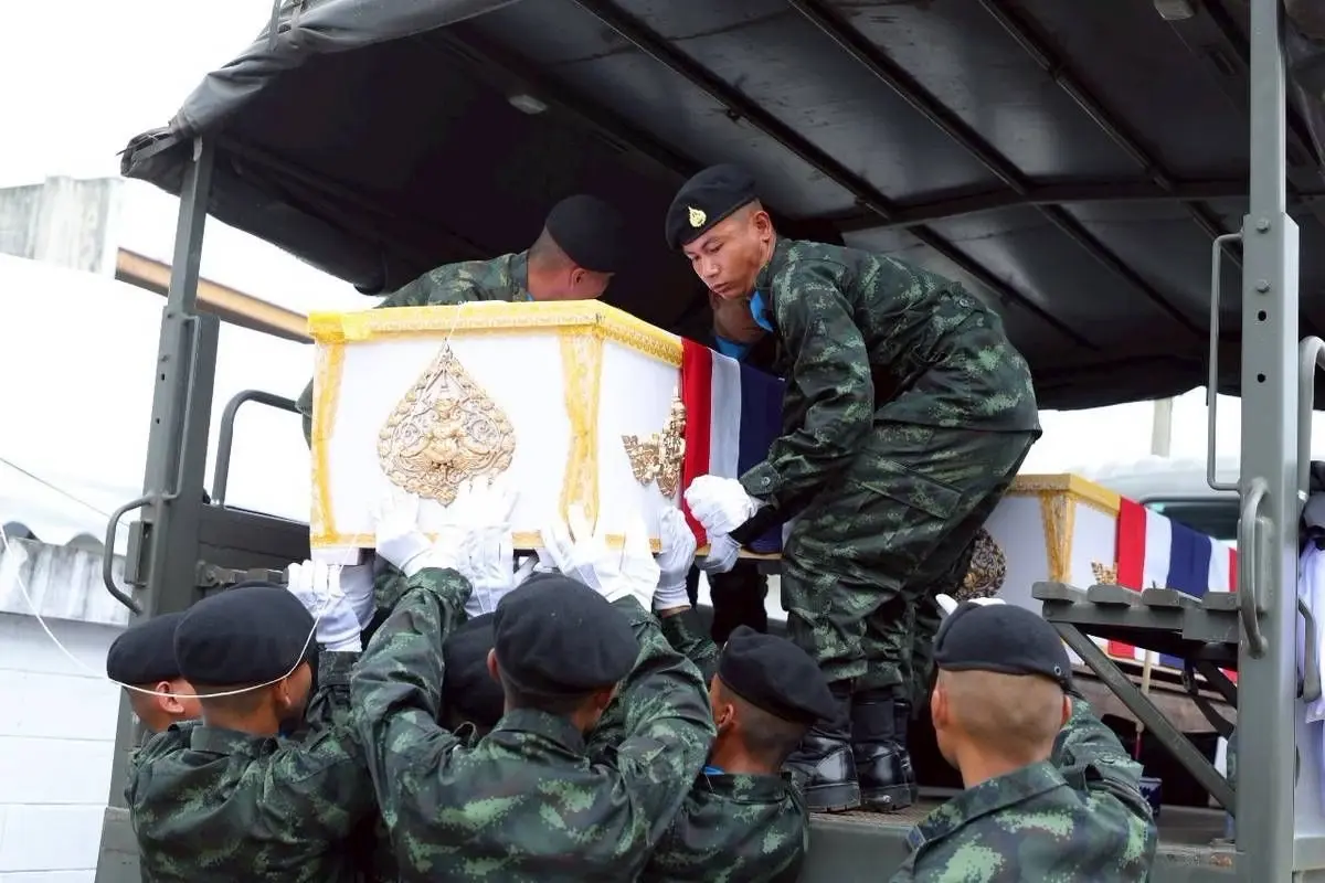 สดุดีทหารกล้า! มทบ.25 จัดพิธีส่งศพ 3 ทหารกล้า สละชีวิตปกป้องอธิปไตย