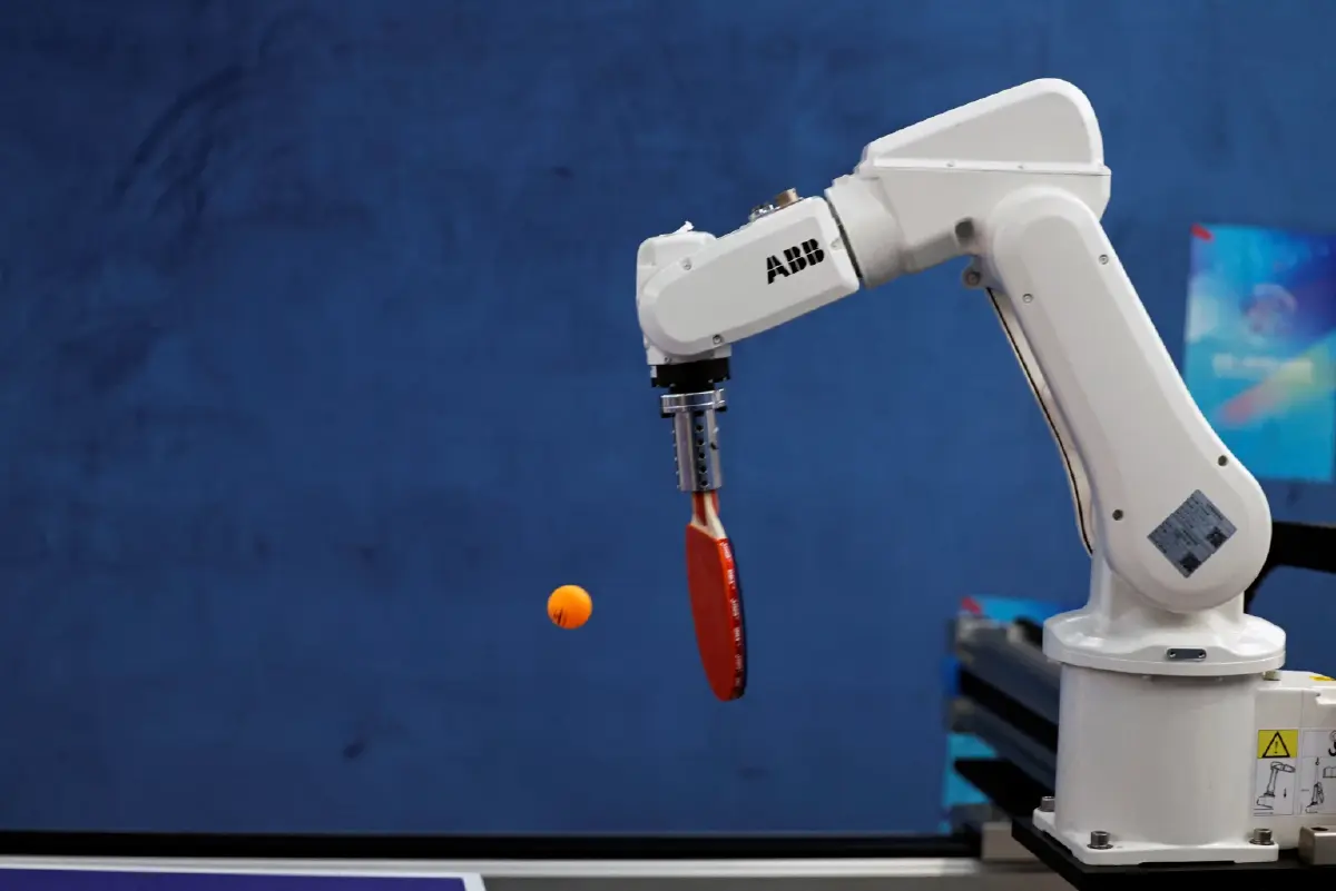 ชมภาพ 'แข่งโอลิมปิกส์หุ่นยนต์' ที่จีน โชว์ความล้ำ 'ฮิวมานอยด์' ยุคใหม่