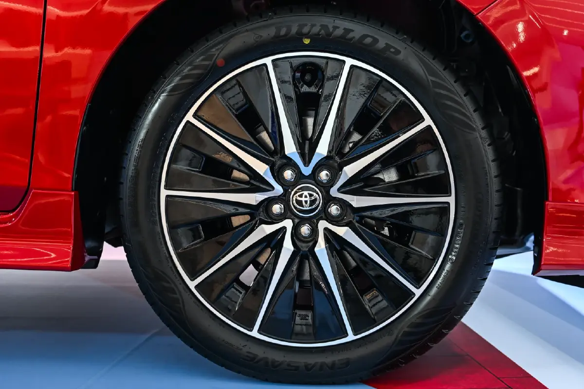 ยันพร้อมชนทุกพลังงาน โตโยต้า YARIS ATIV Hybrid เริ่ม 7.19 แสน