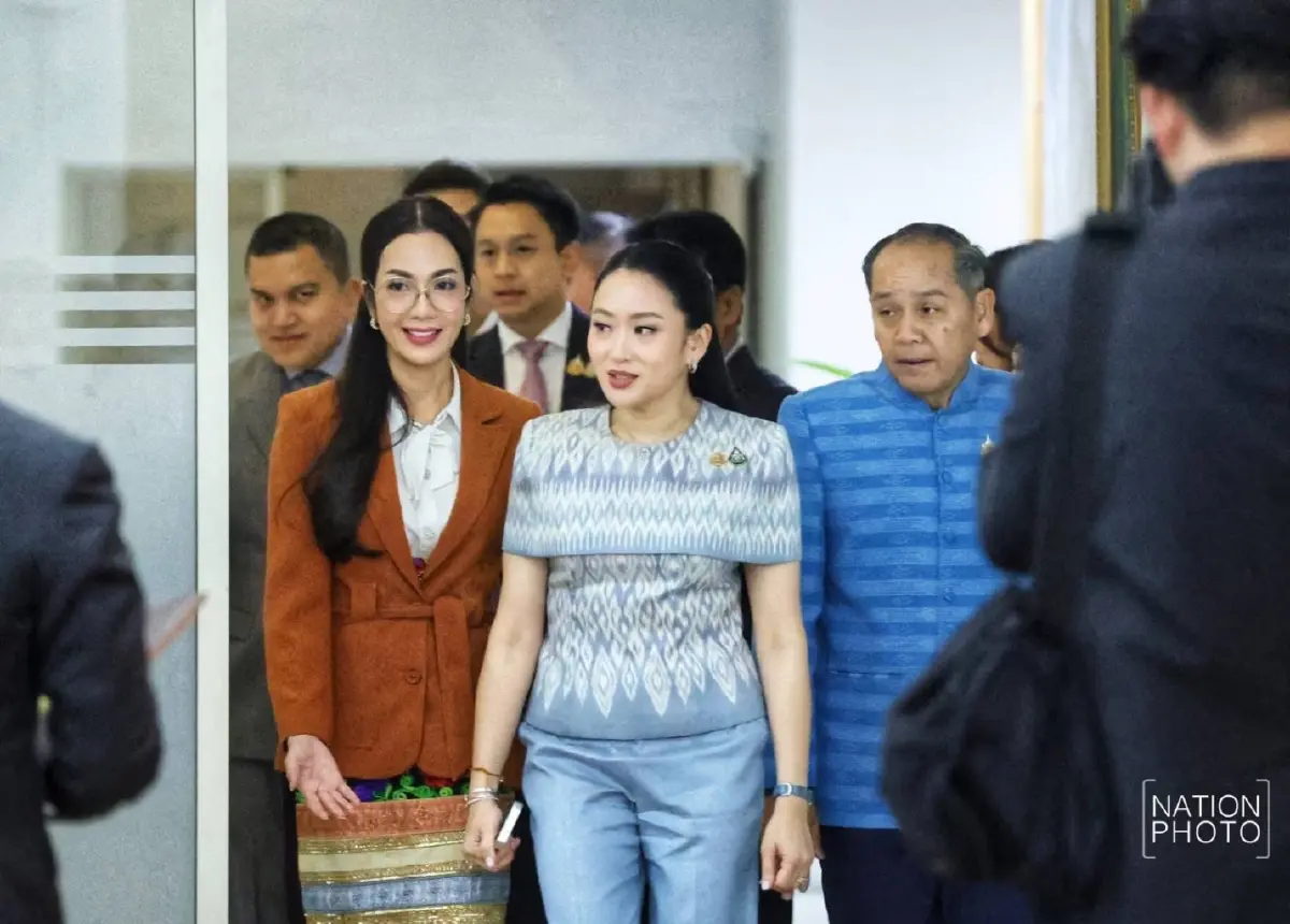 ‘แพทองธาร’ ยิ้มแย้ม เข้ากระทรวงฯ ปฏิบัติภารกิจ ก่อนดีเดย์ ศาลรธน. ชี้ชะตา29ส.ค.