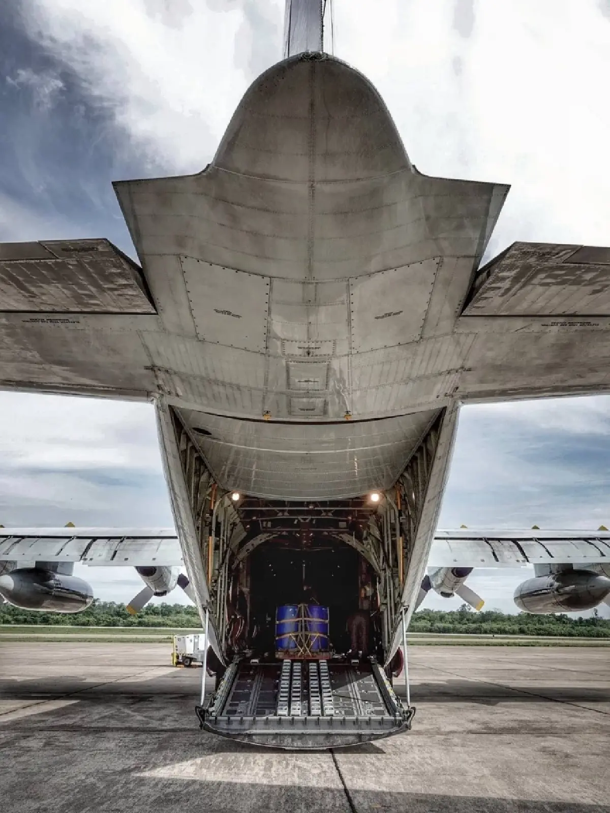 ส่งด่วน ยุทโธปกรณ์ ให้ทหารแนวหน้าพื้นที่การรบ ทอ.พร้อมปฏิบัติการ