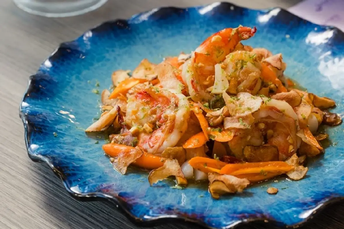 ‘นาราไทย คูซีน’ จับมือ ‘เชฟเบนซ์ อัครเดช’ เปิด ‘สำรับไทย’