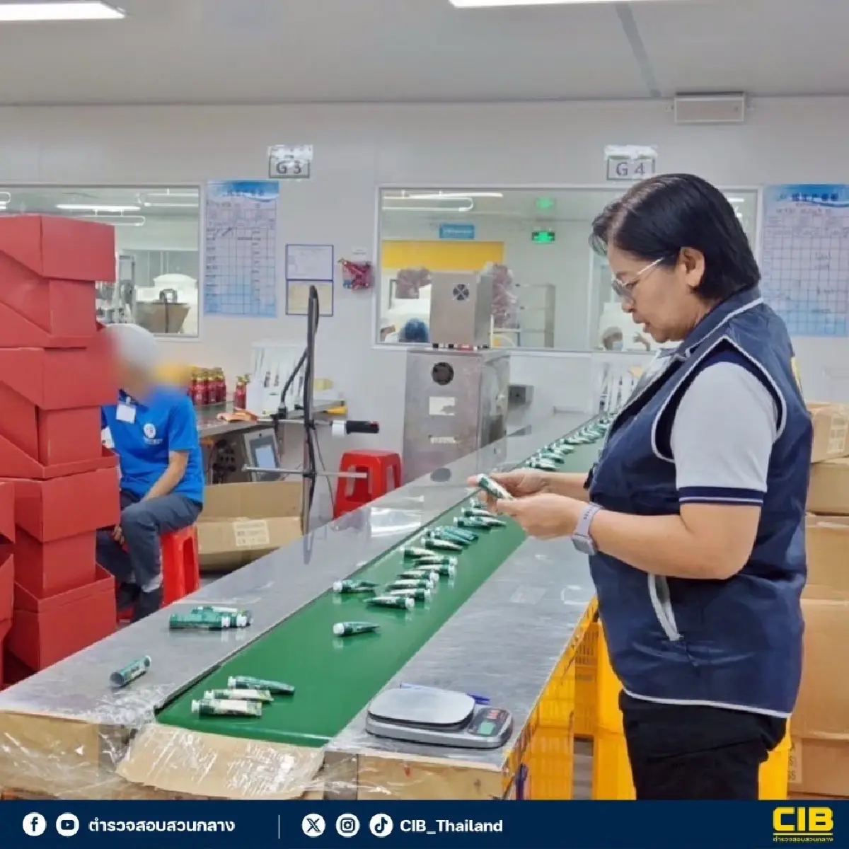 ทลายโรงงานผลิตเครื่องสำอางเถื่อน ฉะเชิงเทรา ยึดของกลาง 20 ล้านบาท