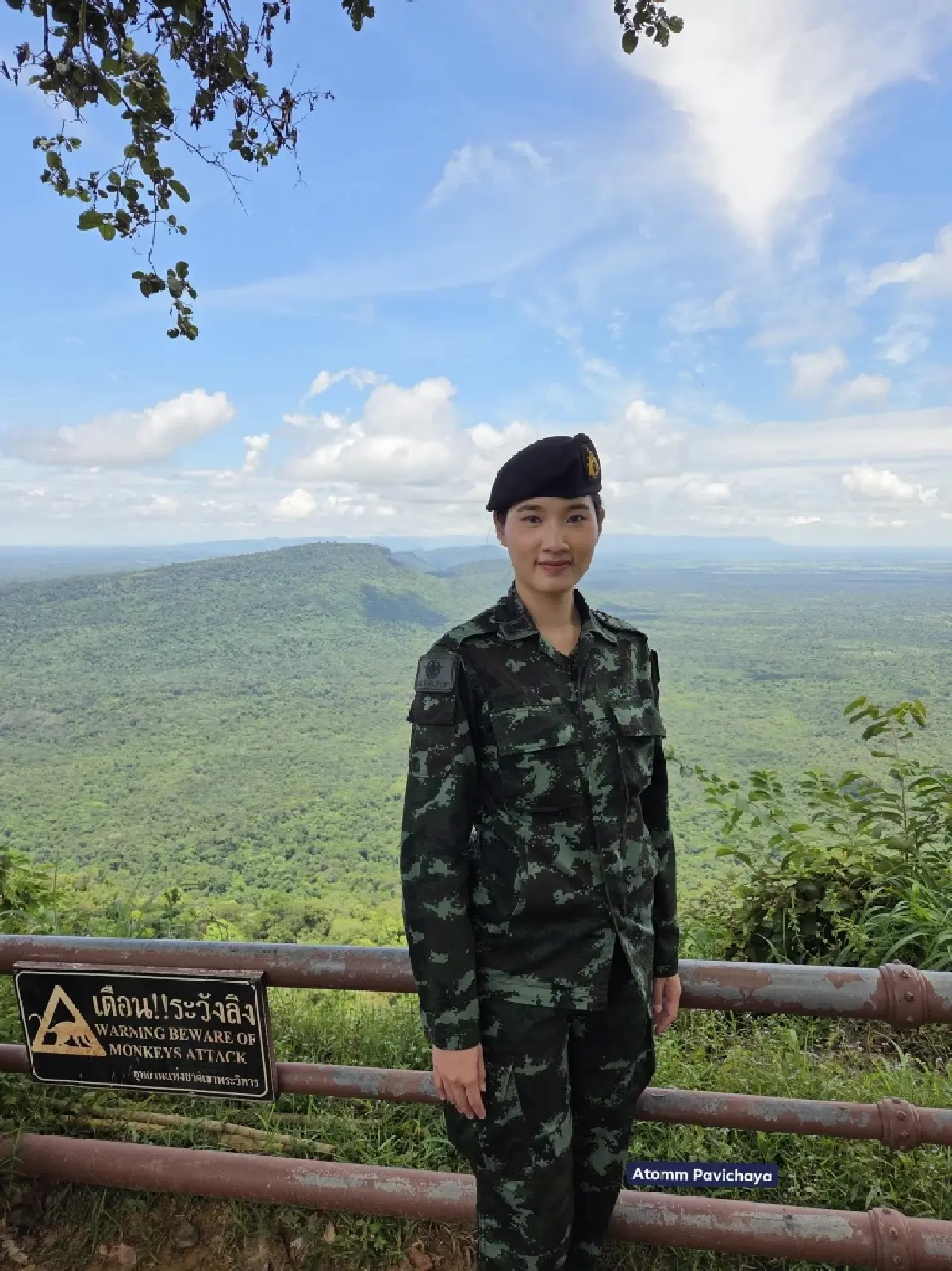 ประวัติผู้กองอะตอม สยบชายแดน ทหารหญิงไทยชี้นิ้วสั่งกัมพูชาถอย