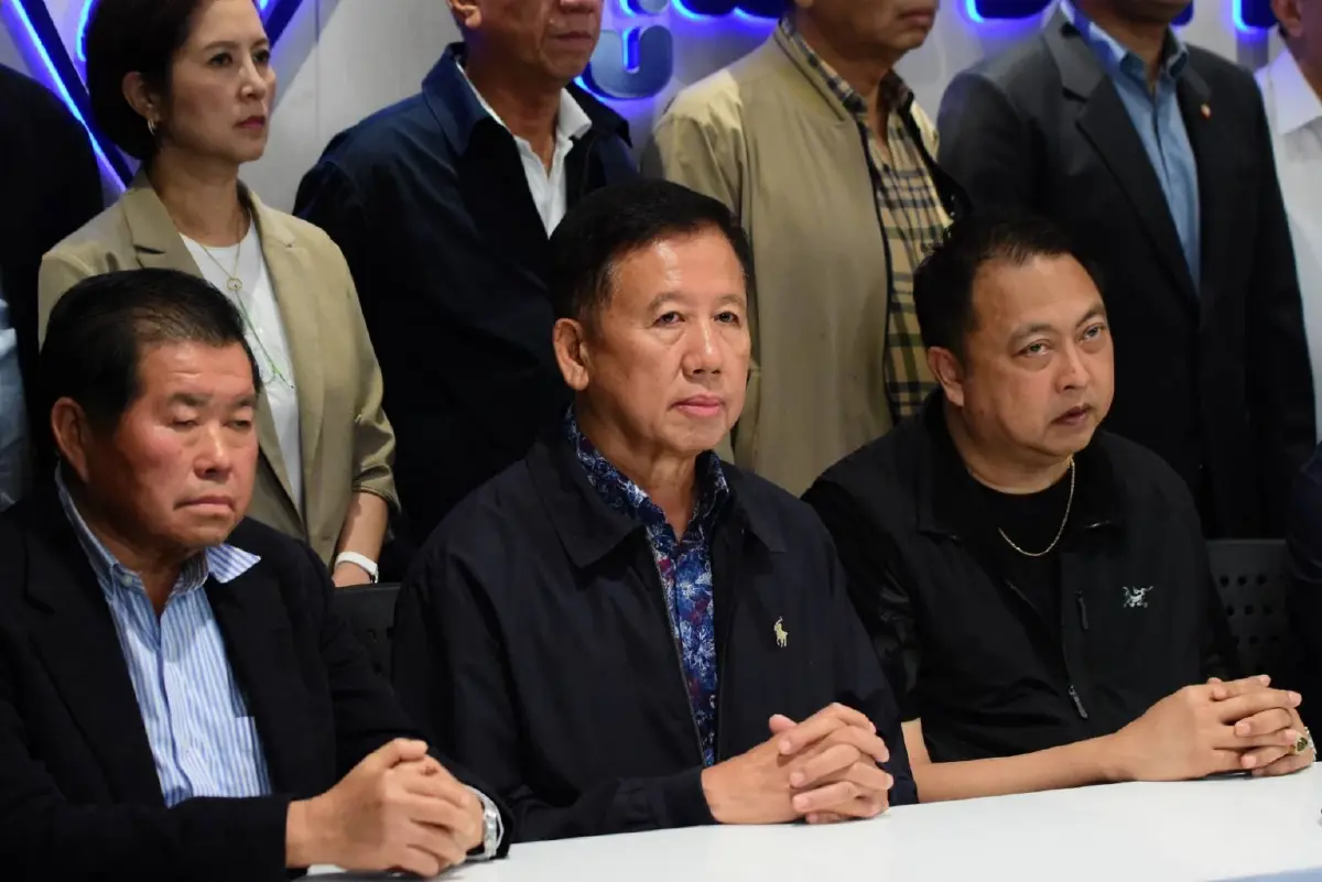 'อนุทิน' นำทีมแถลง ลั่นพร้อมนั่งนายกฯตั้งแต่ปี62 'ศักดา วิเชียรศิลป์' โผล่ภท.