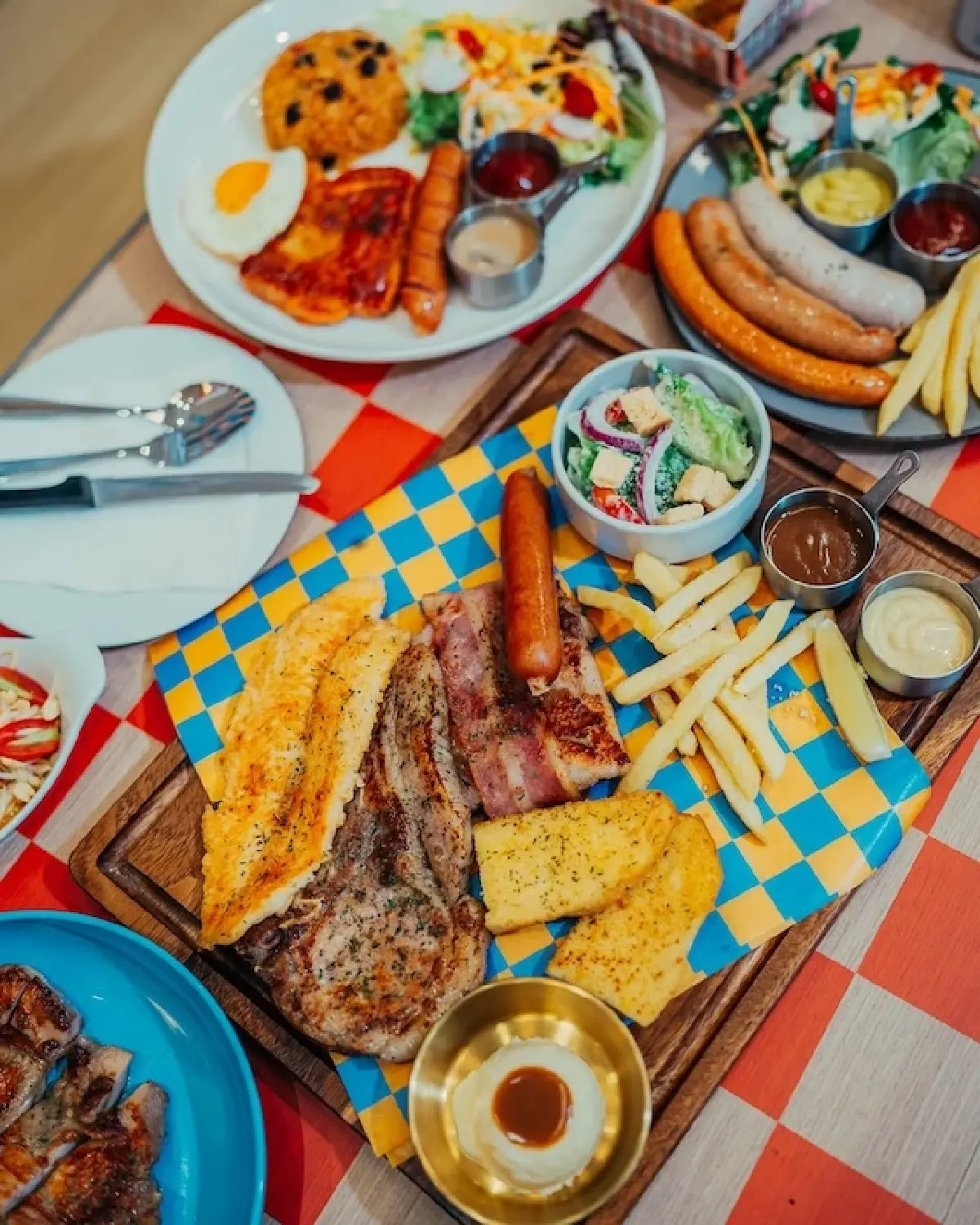 3 แม่ทัพ ‘FAB’ อวดโฉมใหม่ 'Santa Fe' ปั้นแฟล็กชิปร้านแรกใจกลางสยาม