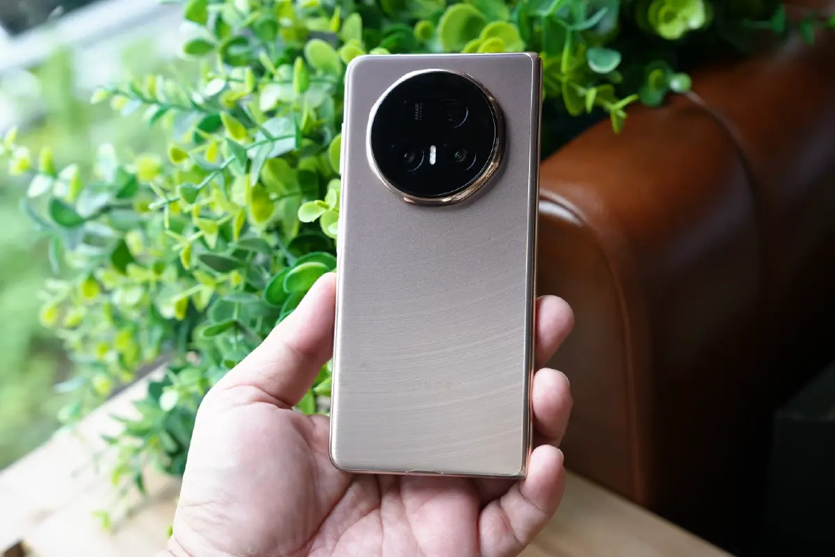 4 เรื่องต้องรู้ก่อนซื้อ 'HONOR Magic V5' มือถือจอพับบางสุดในโลก