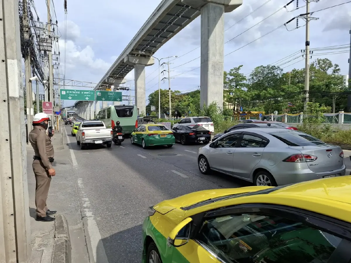 รถติดหนัก ถนนแจ้งวัฒนะ กระทบจากซ่อมรอยต่อสะพานข้ามวงเวียนบางเขน