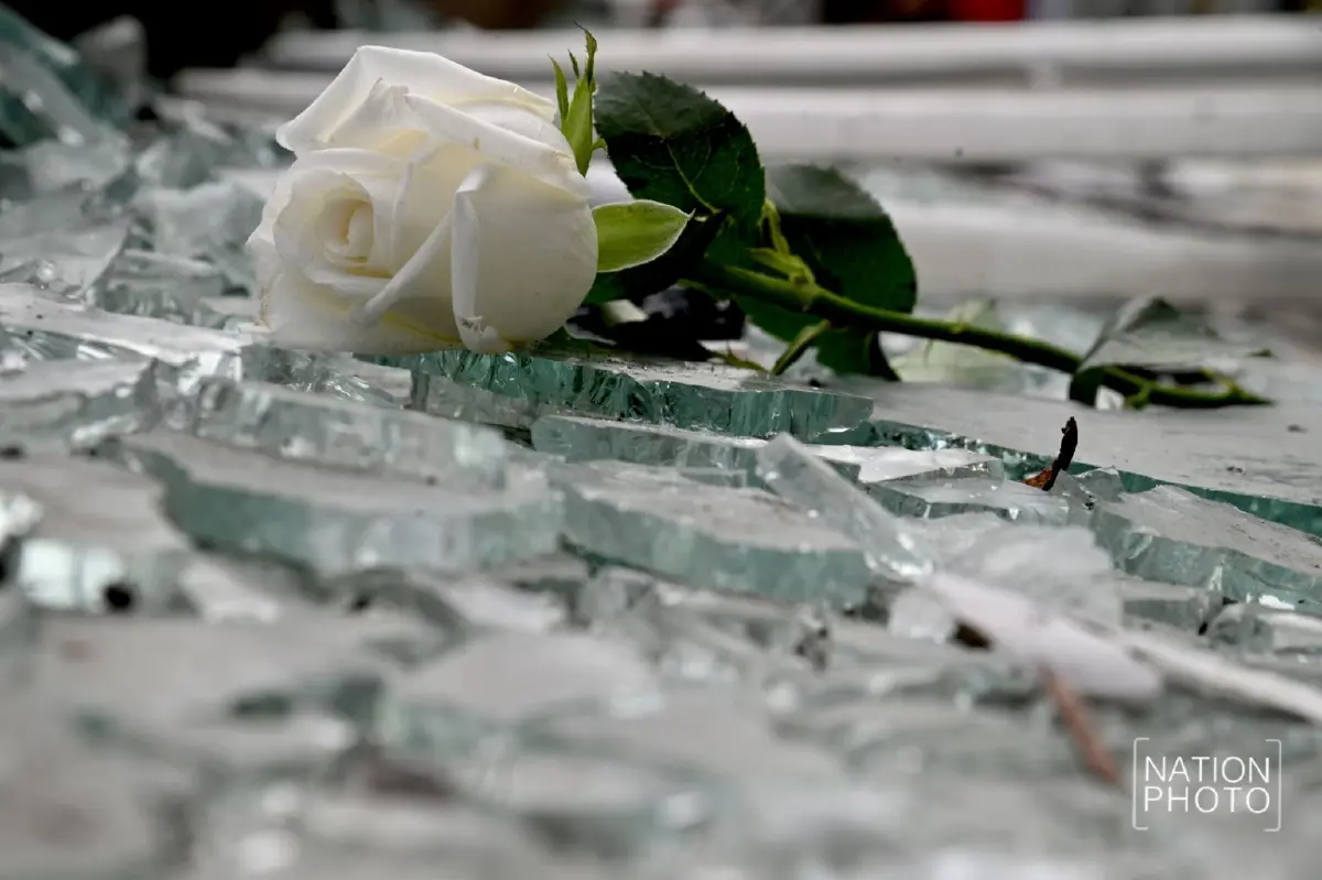 ชาวกันทรลักษ์ หลั่งน้ำตา อาลัยเหยื่อจรวด ปตท. เขมรไร้มนุษยธรรม