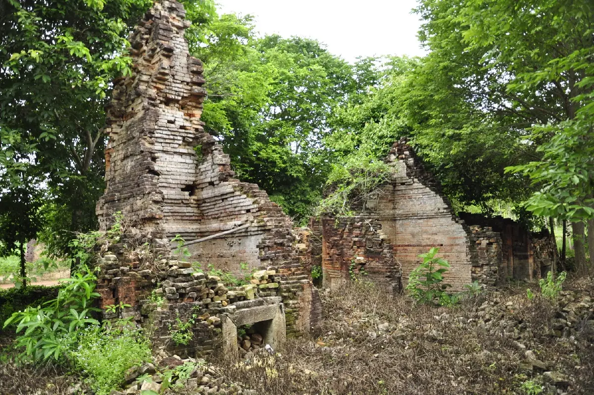 บายแบก...ปราสาทติดชายแดน