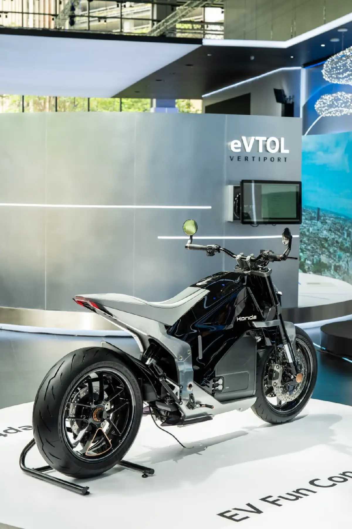  ฮอนด้า ผุด  “The M.O.V.E” เปิดโลกอนาคตยานยนต์ เตรียมสู้ศึก อีวี