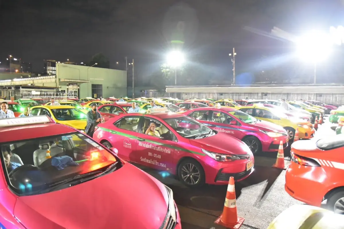 บขส. เผย ยอดเดินทางช่วงหยุดยาว วันแม่ มีผู้ใช้บริการกว่า 3.8 แสนคน