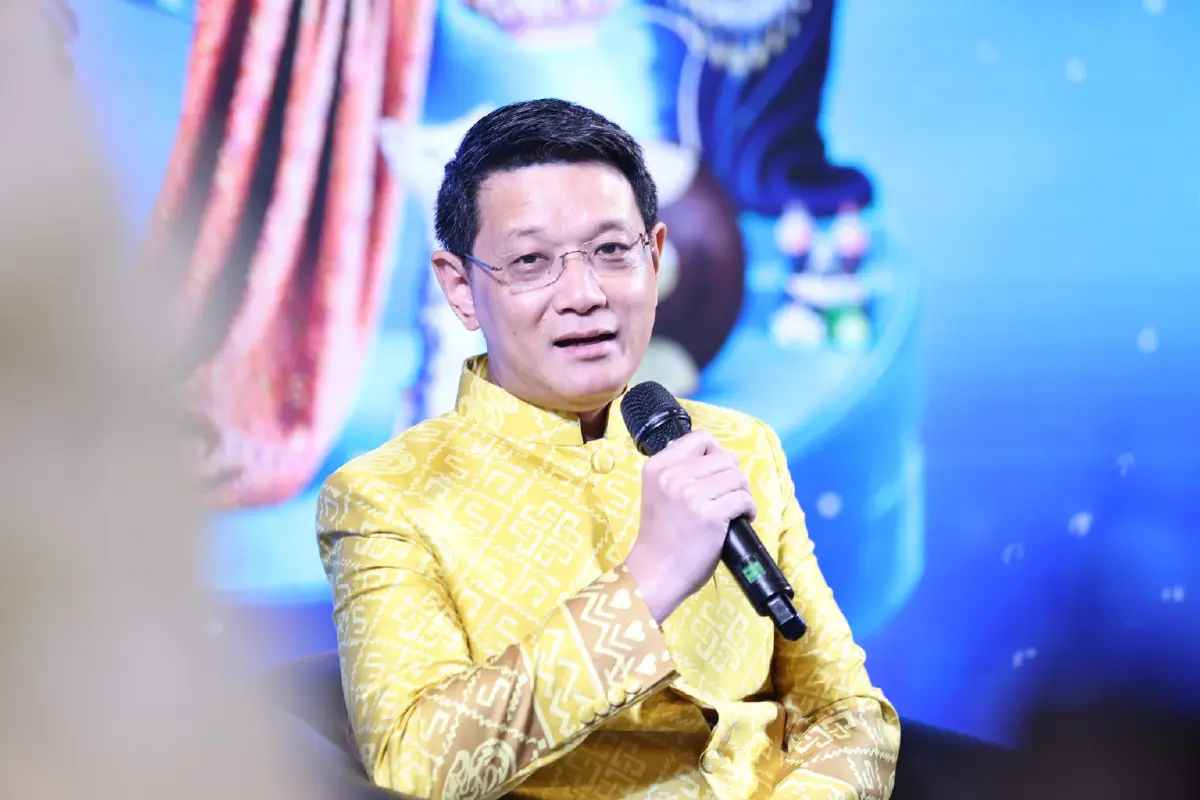 “OTOP ศิลปาชีพ ปี 68” ผ้าไทยสุดฮิต คนแห่ช้อปแน่น รับเทศกาลวันแม่