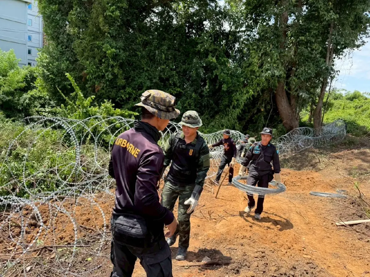 ระดมกำลังทหาร ขึงลวดหนามหีบเพลง 6 กม. ชายแดนสระแก้ว -ปอยเปต กัมพูชา