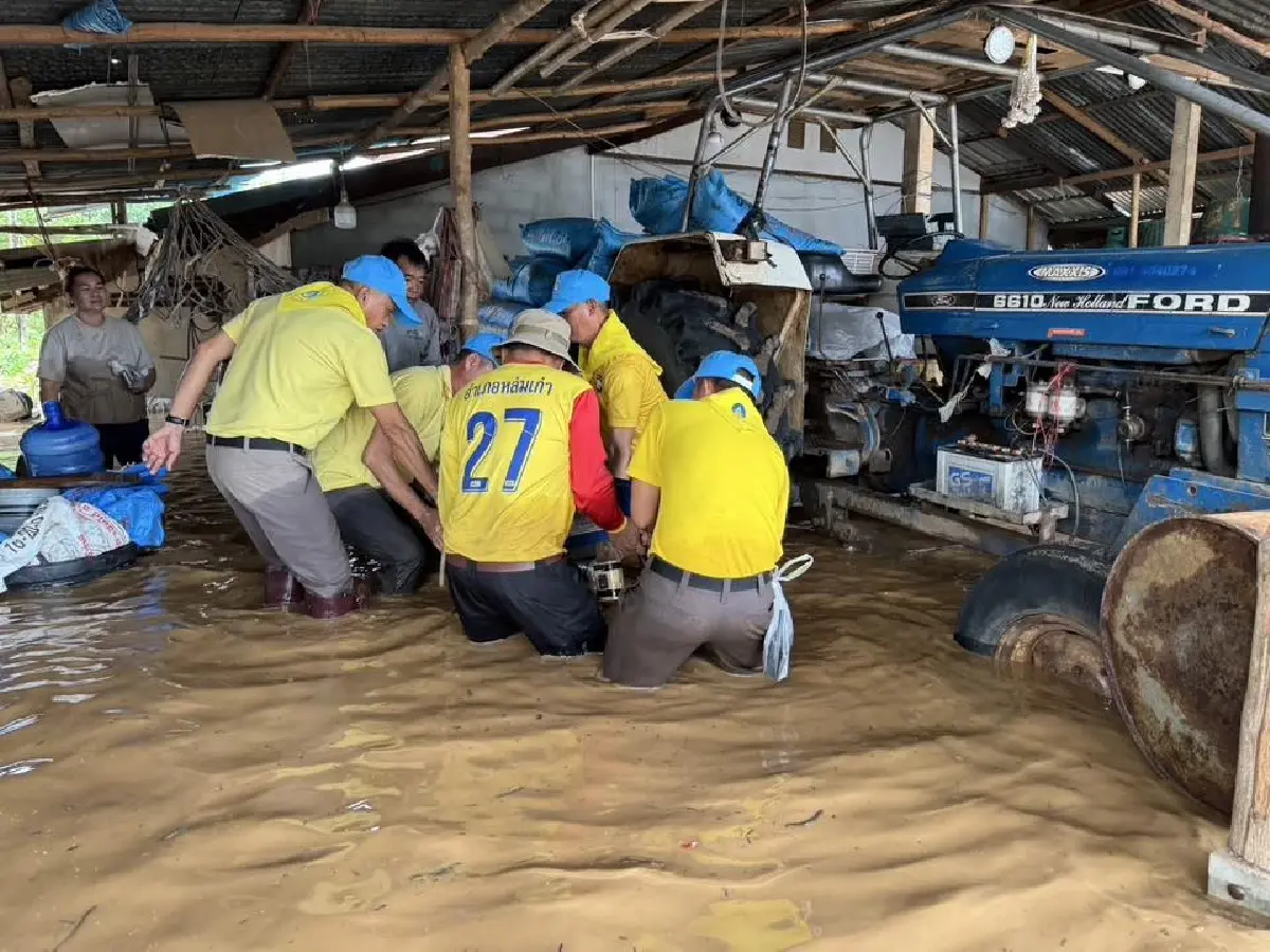 เตือน 'ธงแดง' หล่มสัก-หล่มเก่า ขนของหนีน้ำ หลังระดับน้ำป่าสักสูง