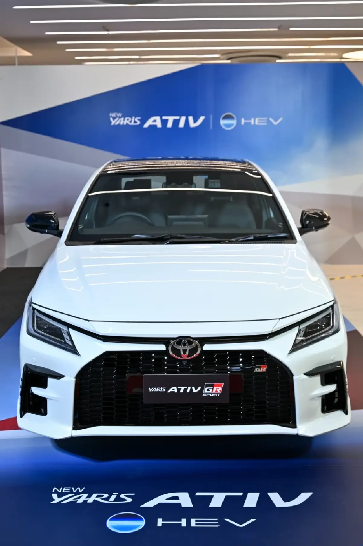 ยันพร้อมชนทุกพลังงาน โตโยต้า YARIS ATIV Hybrid เริ่ม 7.19 แสน