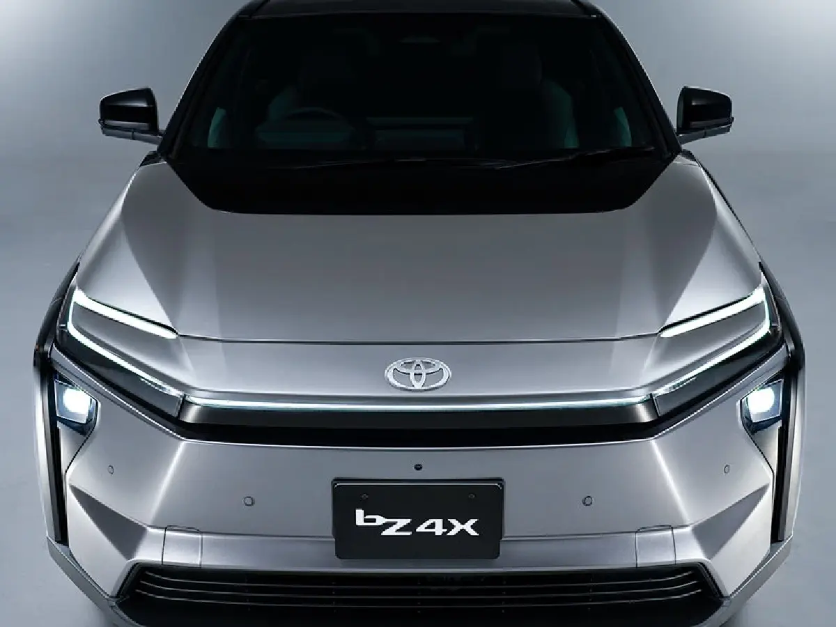 มาแล้ว 'Toyota bZ4X' ราคาดี เริ่ม 1.5 ล้านบาท 2 ทางเลือก FWD-AWD