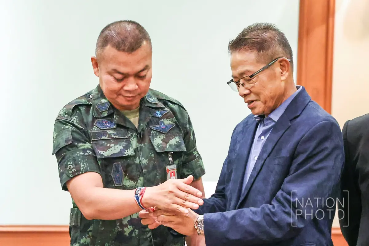 แม่ทัพภาคที่ 2 รับมอบโดรน อุปกรณ์ ส่งต่อแนวหน้า ชายแดนไทย-กัมพูชา