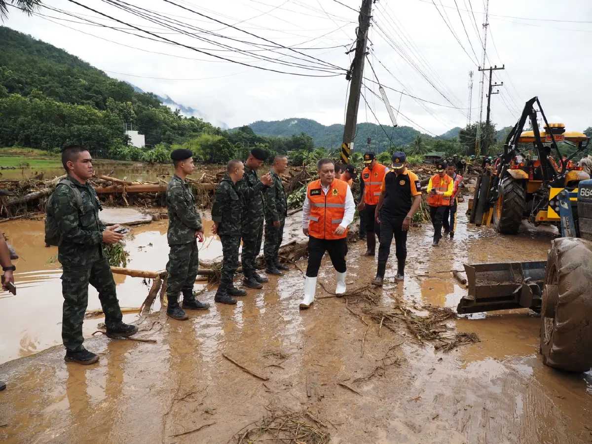 วิกฤติน้ำป่าแม่ฮ่องสอน น้ำป่าทำลายบ้านเรือน ถนน 108 ถูกตัดขาด