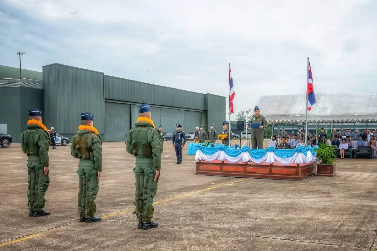 พร้อมรบ! นักรบทางอากาศรุ่นใหม่ ทอ. จบหลักสูตร กริพเพน ล่าสุด