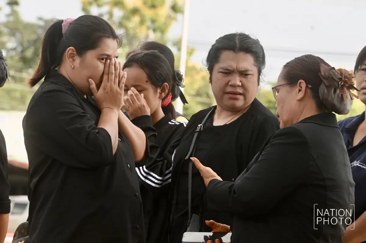 ชาวกันทรลักษ์ หลั่งน้ำตา อาลัยเหยื่อจรวด ปตท. เขมรไร้มนุษยธรรม