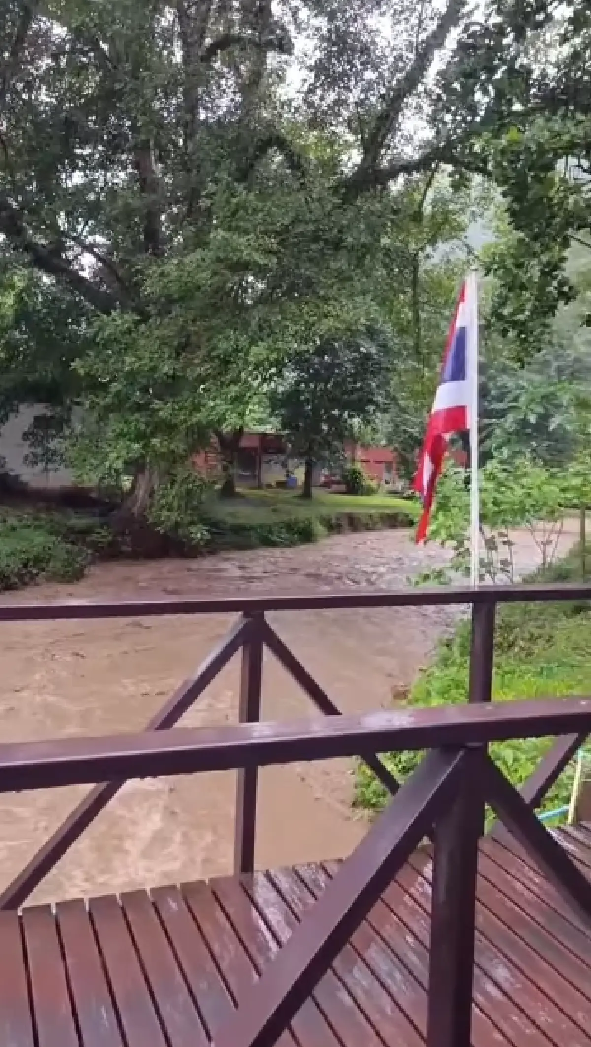 ด่วน น้ำท่วมแม่ฮ่องสอน น้ำป่าทะลักหลายจุด ระดับน้ำสูงเรื่อยๆ