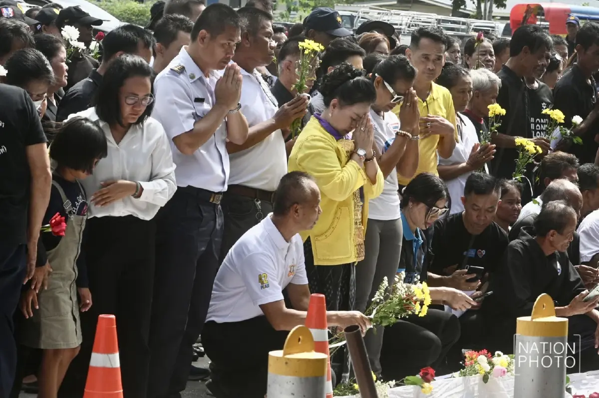 ชาวกันทรลักษ์ หลั่งน้ำตา อาลัยเหยื่อจรวด ปตท. เขมรไร้มนุษยธรรม