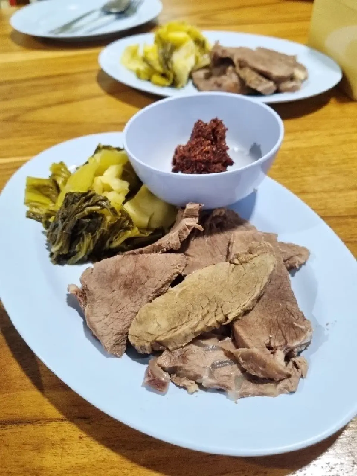 ‘ลาบต้นยาง’ ร้านลาบเชียงใหม่เจ้าของ ‘ตำนาน 40 ปี’ ลำแต้ๆ