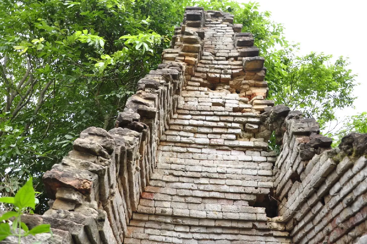 บายแบก...ปราสาทติดชายแดน