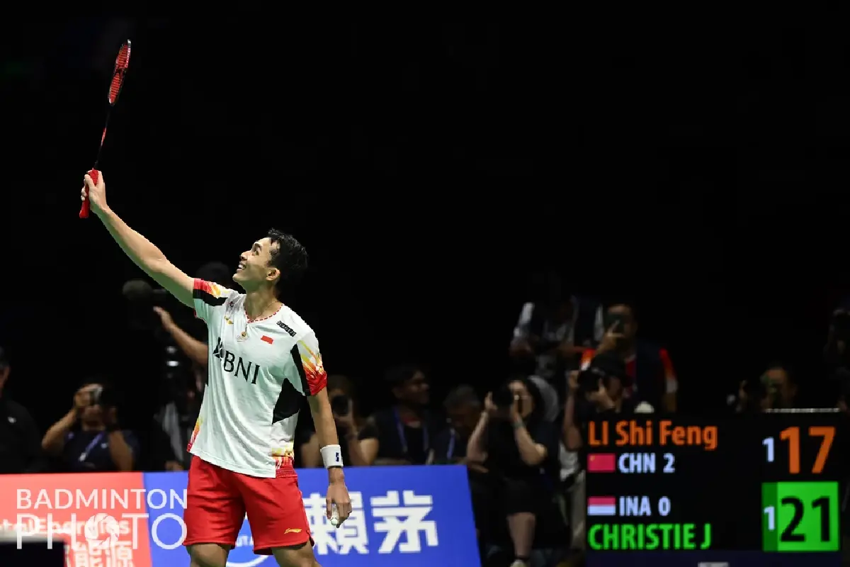 'วิว กุลวุฒิ' ชนะ โจนาธาน คริสตี้ การันตีเหรียญ ศึกชิงแชมป์โลก 2025