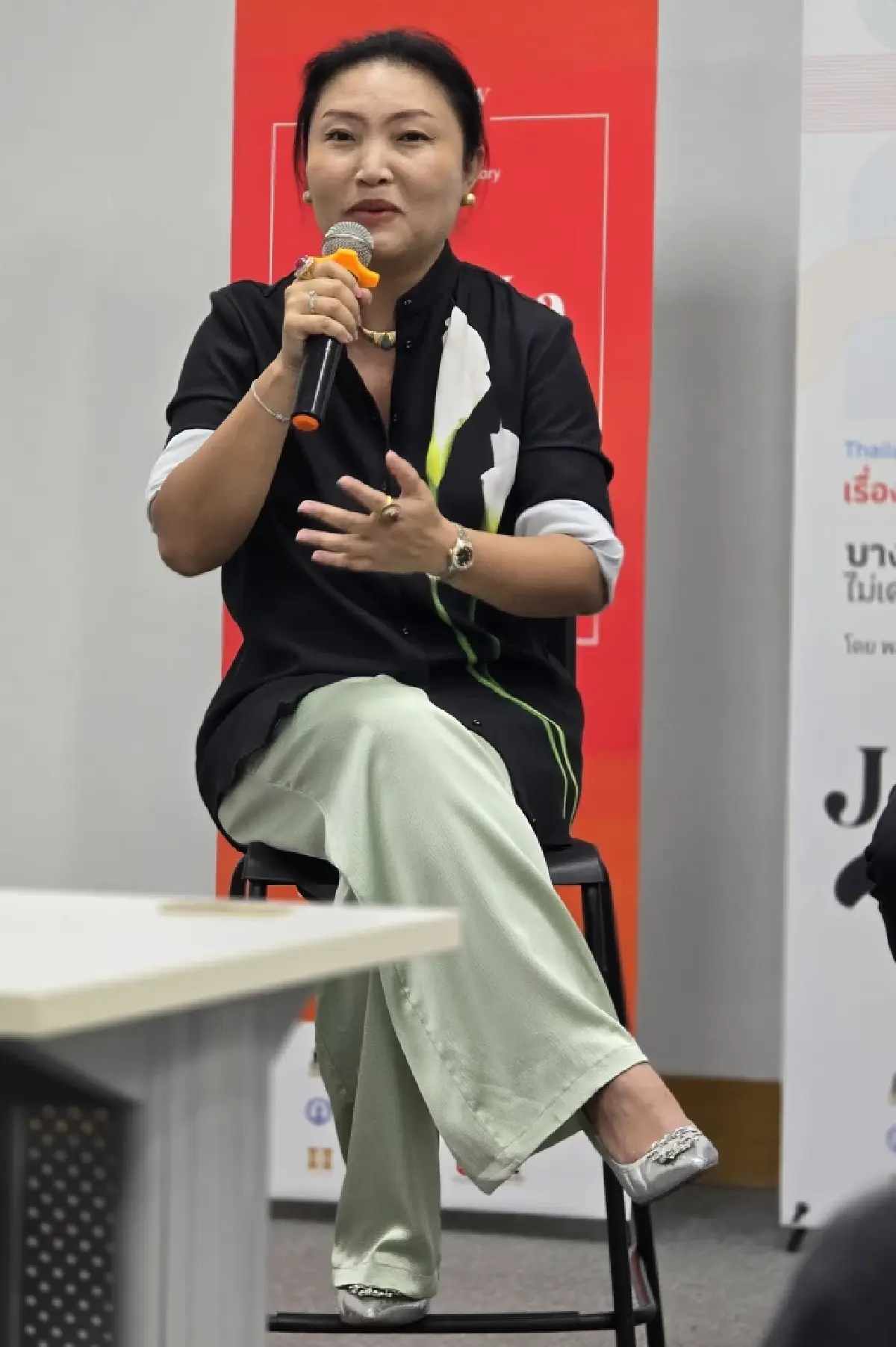 ‘บางลาไม่เคยลาก่อน’ เรื่องสั้นไทยเดินทาง 'Journey of Words'  ไปกับนักท่องเที่ยว