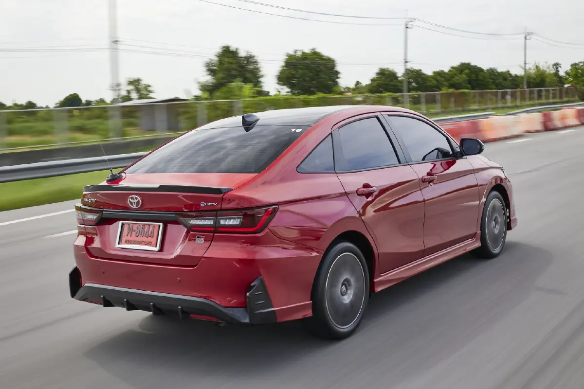 โตโยต้า 'ยาริส เอทีฟ ไฮบริด' แรงขึ้น ประหยัด ขับสนุก น่าใช้