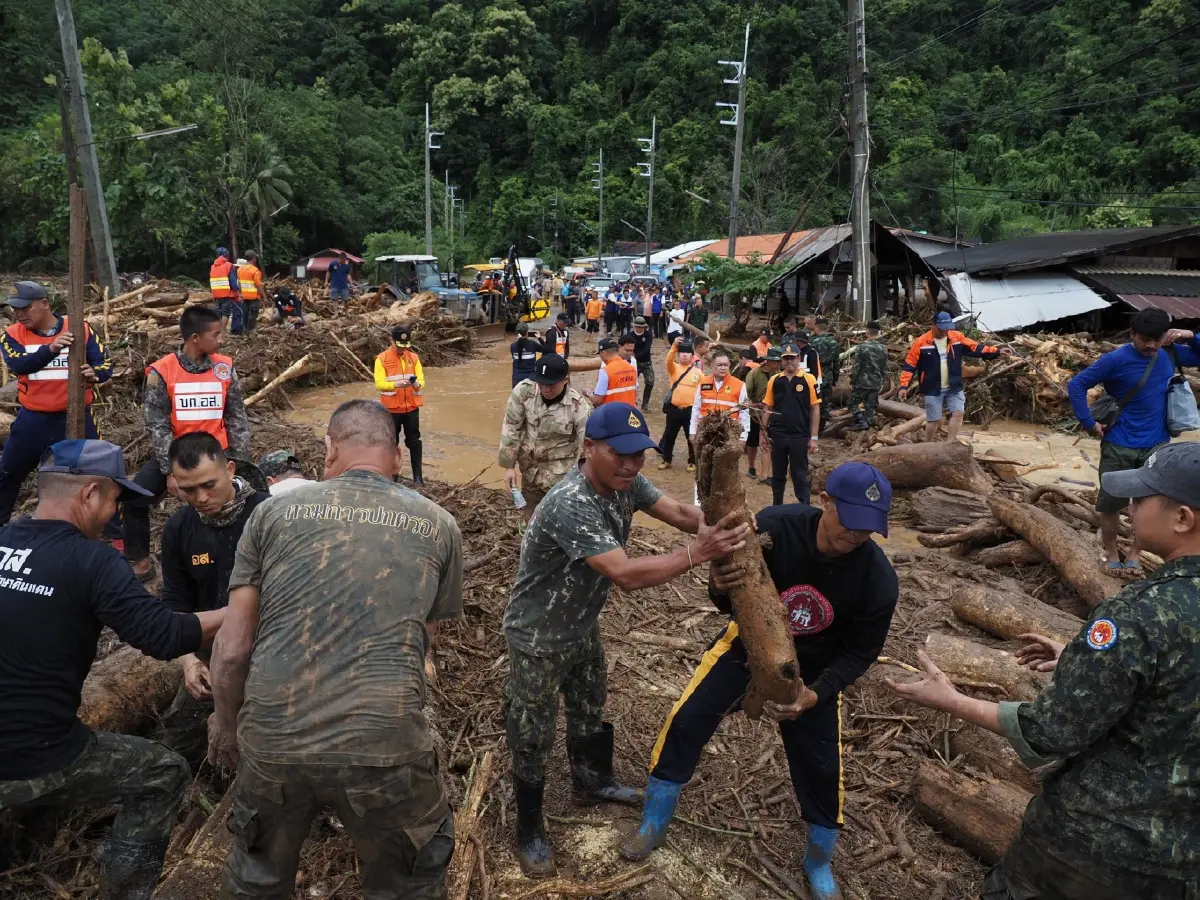 วิกฤติน้ำป่าแม่ฮ่องสอน น้ำป่าทำลายบ้านเรือน ถนน 108 ถูกตัดขาด