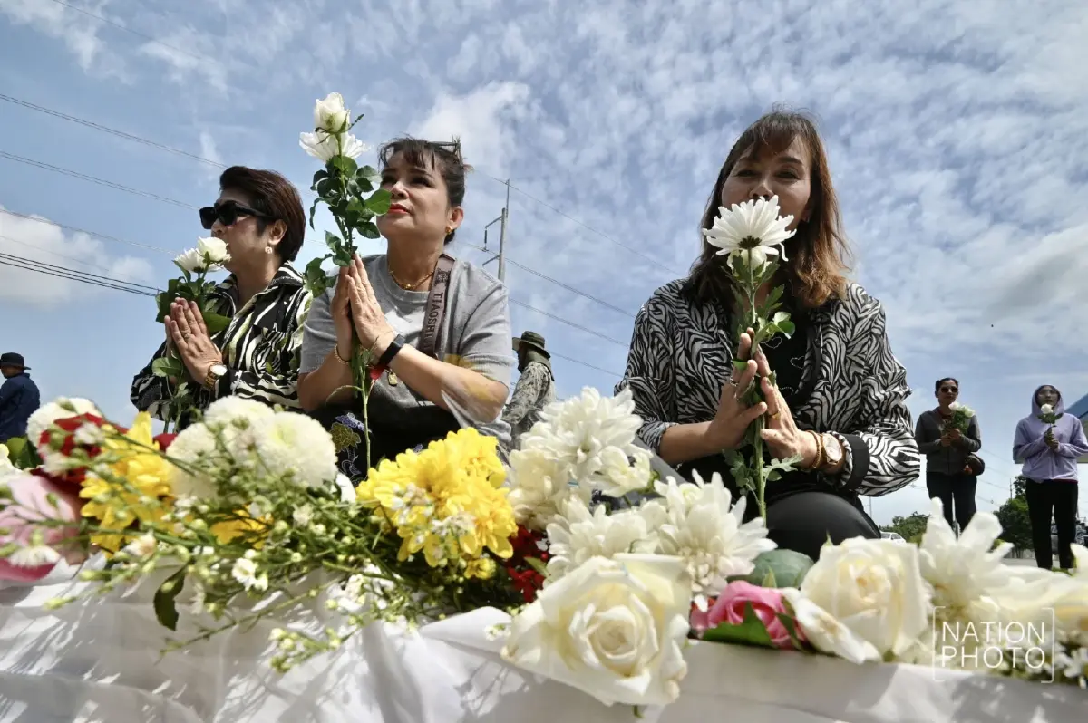 ชาวกันทรลักษ์ หลั่งน้ำตา อาลัยเหยื่อจรวด ปตท. เขมรไร้มนุษยธรรม