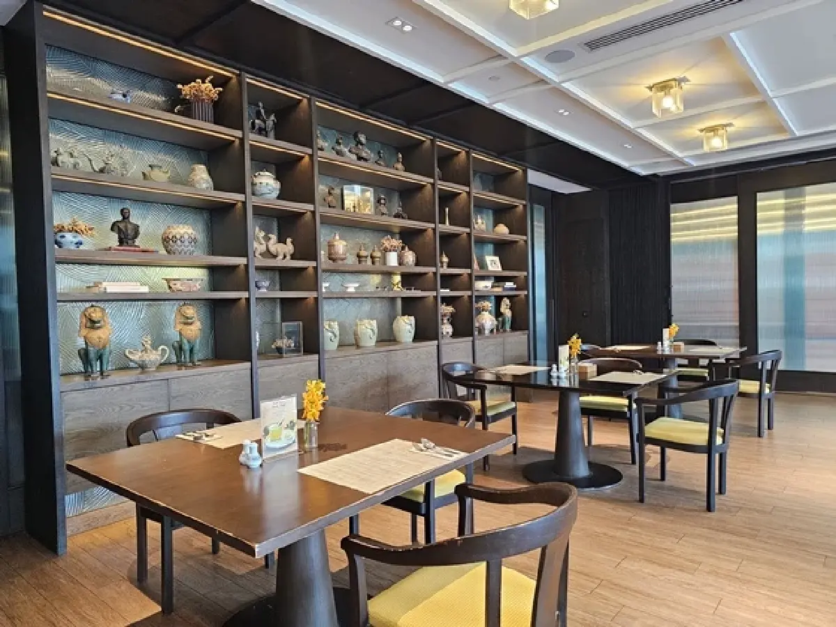 ‘เซตอาหารไทย’  ห้องอาหารเรือนต้น โรงแรมมณเฑียร สุรวงศ์ กรุงเทพฯ