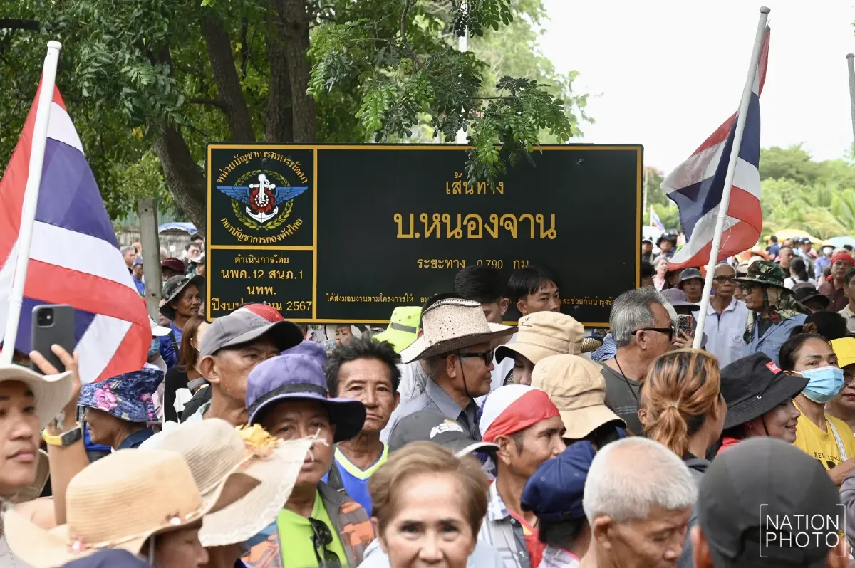 พร้อมชนเขมร 'เจ๊เอ๋' ร่วมทีมชาวบ้าน-กลุ่มคนไทยรักชาติ บุกชายแดนสระแก้ว