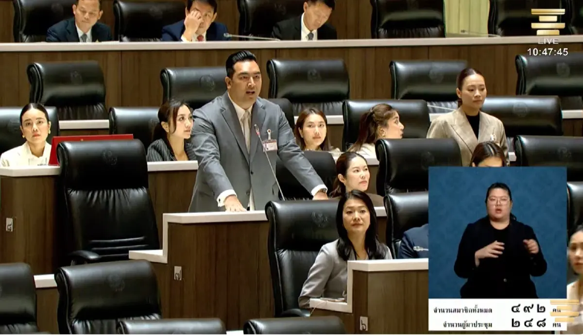 ‘สภาฯ 2 ฝั่ง’ สร้างด่านขัดแย้ง ดิสเครดิต-สกัด คู่แข่งการเมือง