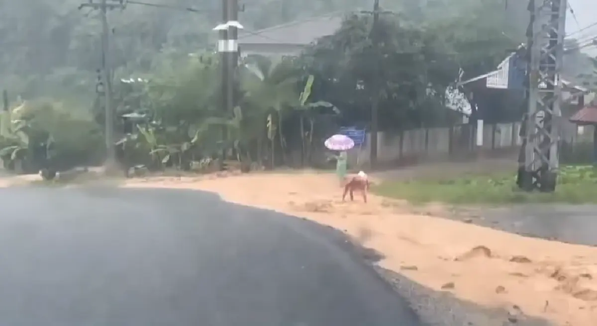 ด่วน น้ำท่วมแม่ฮ่องสอน น้ำป่าทะลักหลายจุด ระดับน้ำสูงเรื่อยๆ