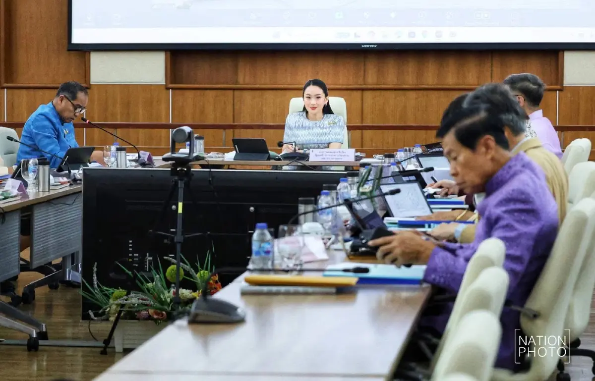 ‘แพทองธาร’ ยิ้มแย้ม เข้ากระทรวงฯ ปฏิบัติภารกิจ ก่อนดีเดย์ ศาลรธน. ชี้ชะตา29ส.ค.