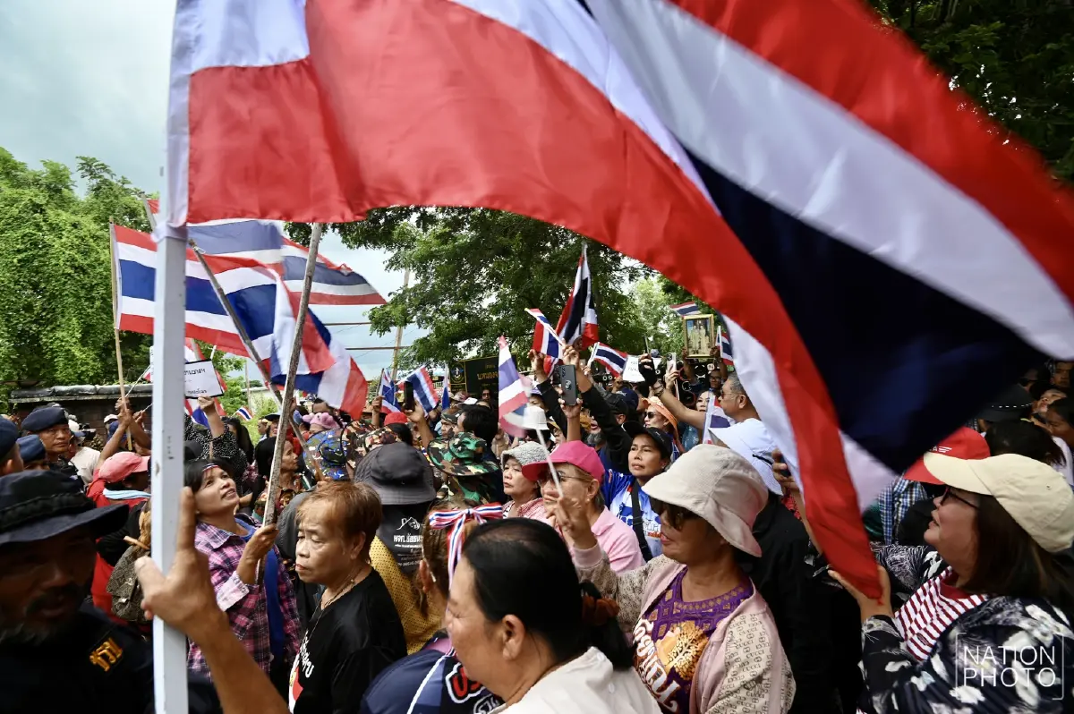 พร้อมชนเขมร 'เจ๊เอ๋' ร่วมทีมชาวบ้าน-กลุ่มคนไทยรักชาติ บุกชายแดนสระแก้ว