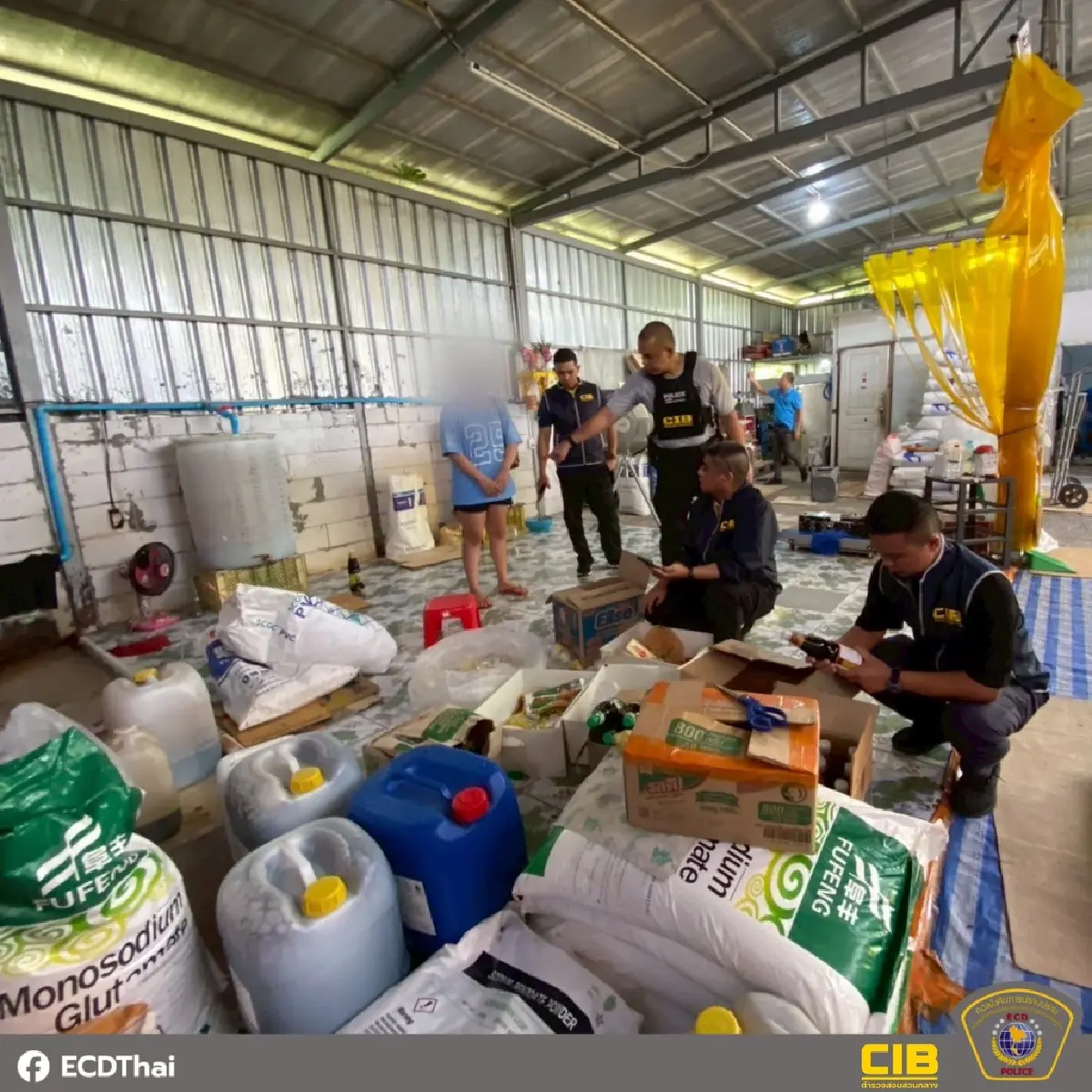 เช็ก! ซีอิ๊ว ซอส กาแฟ ของปลอมขายตลาดค้าส่งทั่วไทย ล่าสุดทลายโรงงาน