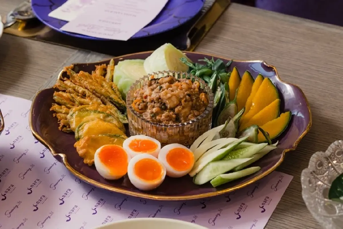 ‘นาราไทย คูซีน’ จับมือ ‘เชฟเบนซ์ อัครเดช’ เปิด ‘สำรับไทย’