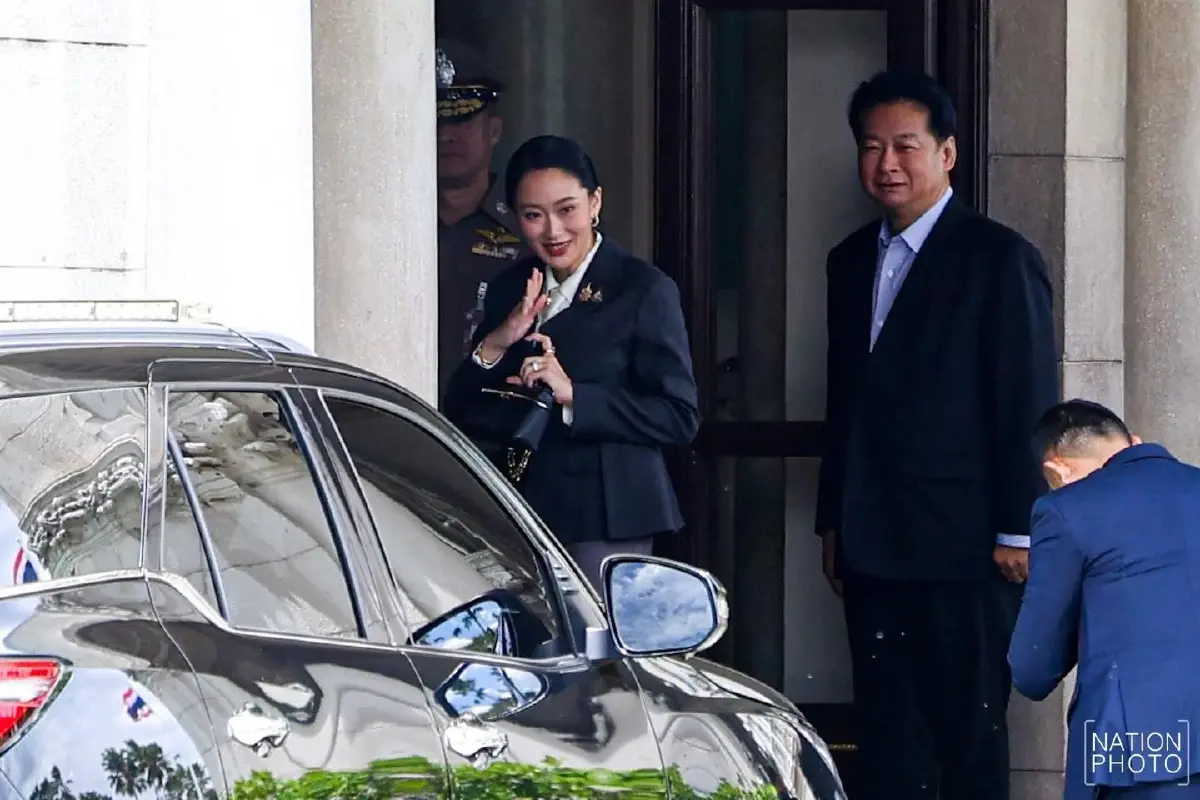 ‘แพทองธาร’ ยิ้มมั่นใจ เข้า ทำเนียบฯ ขึ้นตึกไทยฯ ลุ้น ‘ศาลรธน.’ ชี้ชะตา