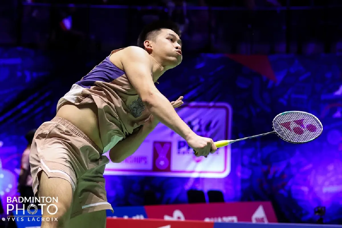 วิว กุลวุฒิ โชว์ฟอร์มโหด ทุบขาดลอย 2-0 เกม ลิ่ว 16 คน ชิงแชมป์โลก 2025