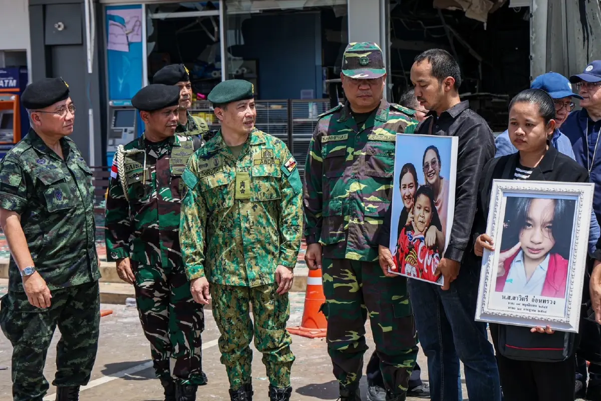 ผช.ทูตทหารแคนาดา น้ำตาซึม 8 ครอบครัวผู้เสียชีวิต ถูกจรวด BM-21 ถล่มปั๊ม