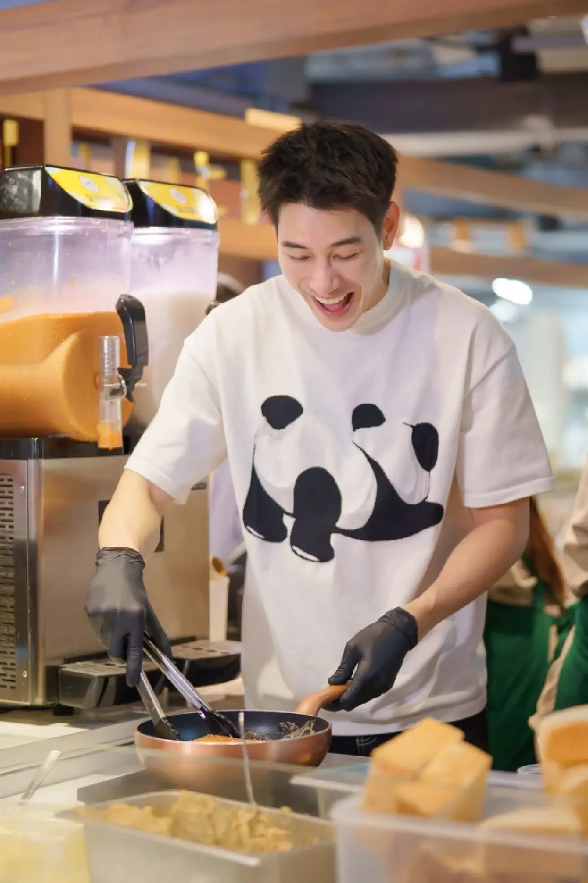 ‘เคนภูปัง’ ของเคน-ภูภูมิ ฝันใหญ่ไป ‘ร้อยล้าน’ ขายดีเฉียดวันละ 1 แสน ปีหน้าเตรียมเปิดสาขาเพิ่ม