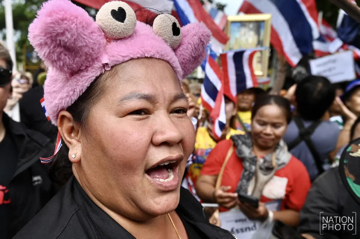 พร้อมชนเขมร 'เจ๊เอ๋' ร่วมทีมชาวบ้าน-กลุ่มคนไทยรักชาติ บุกชายแดนสระแก้ว