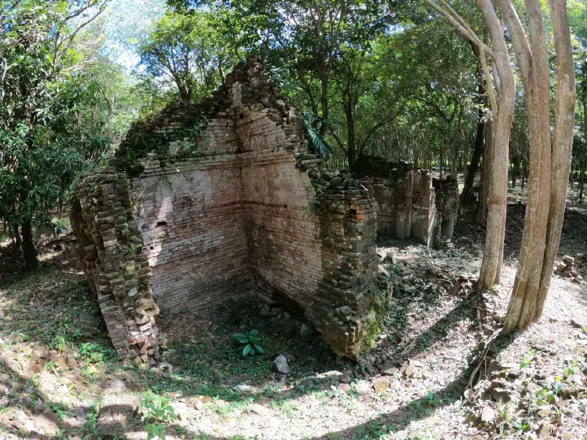 บายแบก...ปราสาทติดชายแดน